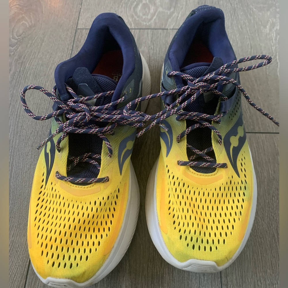 Saucony running women’s shoes, excellent condition size us9,uk7,Europe 40.5